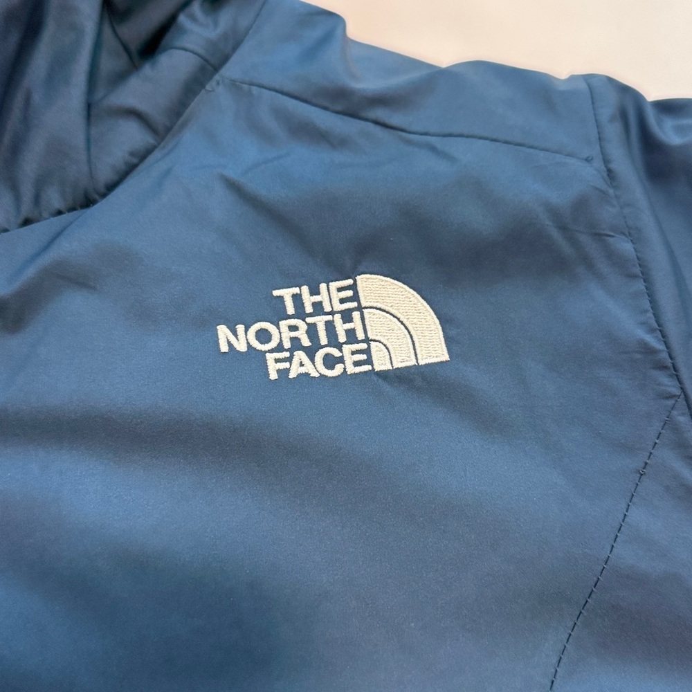 The North Face Reversible Hooded Jacket - Picture 10 of 12